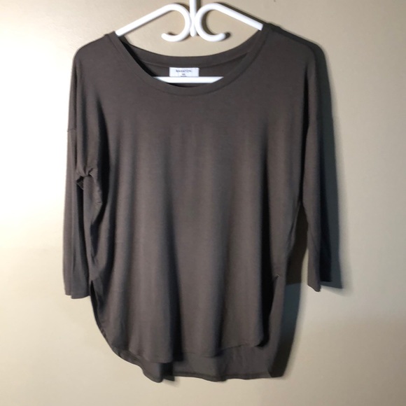 Babaton Tops - Babaton light weight 3/4 sleeve olive top